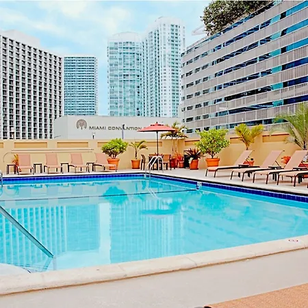 Courtyard Miami Downtown Brickell Area 